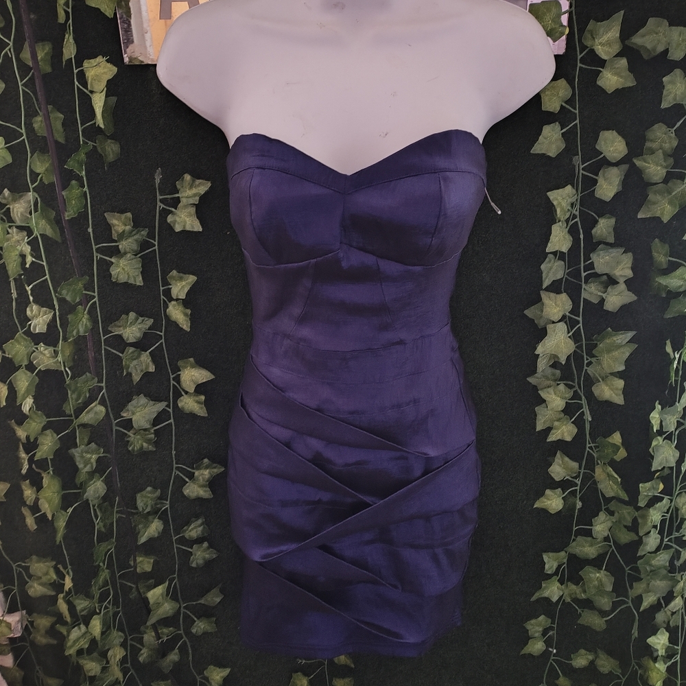 Dress - Picture 2 of 8